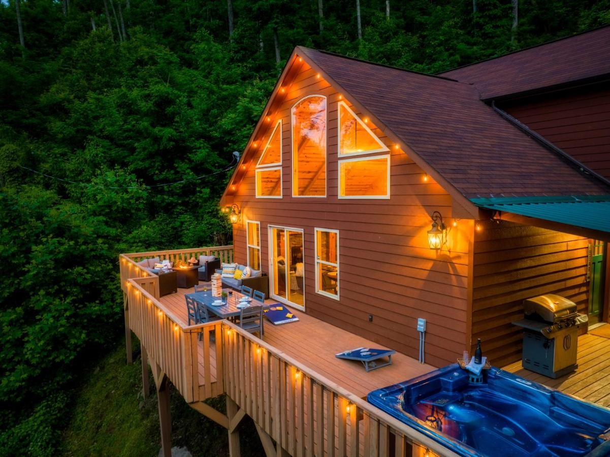 Mountainside - New Luxury Cabin-Fire Table-Hot Tub-3 Pools-Ps5-Bears Gatlinburg Exterior photo